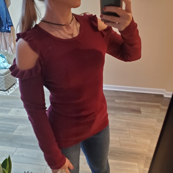 White House Black Market Sweaters - WHBM cold shoulder ribbed knit sweater. S.preowned